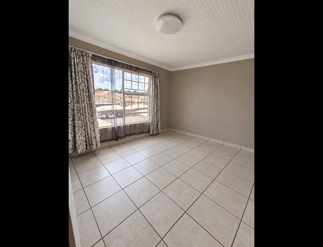 2 BEDROOM PROPERTY TO RENT IN SONNEVELD
